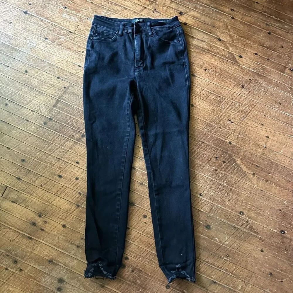 Judy Blue black raw hem skinny fit 7/28 normcore jeans